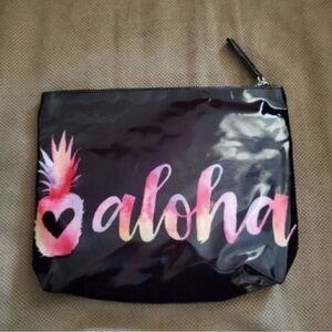 Aloha Heart Pineapple Zip Bag